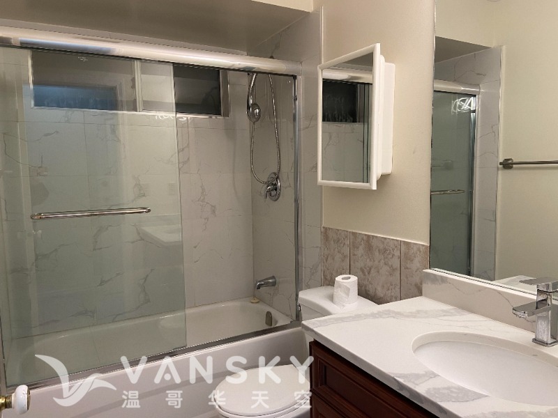 221220195539_washroom 2.jpg